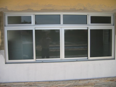 Vitrô de correr 4 folhas com bandeira