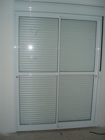 Porta integrada fechada por dentro